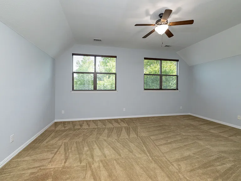 305 Dorset Ct — Photo 12