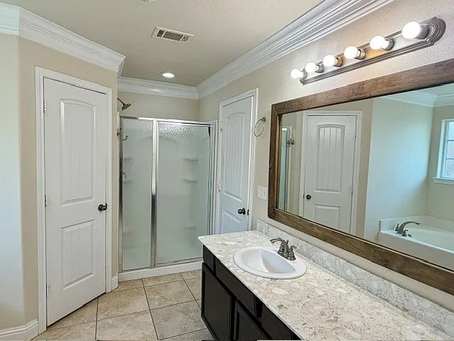 625 Memorial Ct — Photo 8