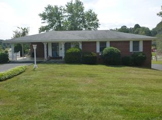 5618 Arapaho Dr, Kingsport, TN 37664