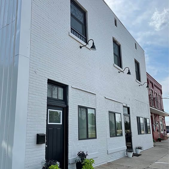1st image of 123 1/2 Commercial St