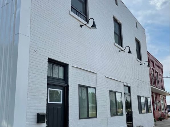 123 1/2 Commercial St