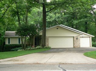 2642 He Nis Ra Ln, Green Bay, WI 54304