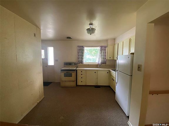 5th image of 408 4th St NE