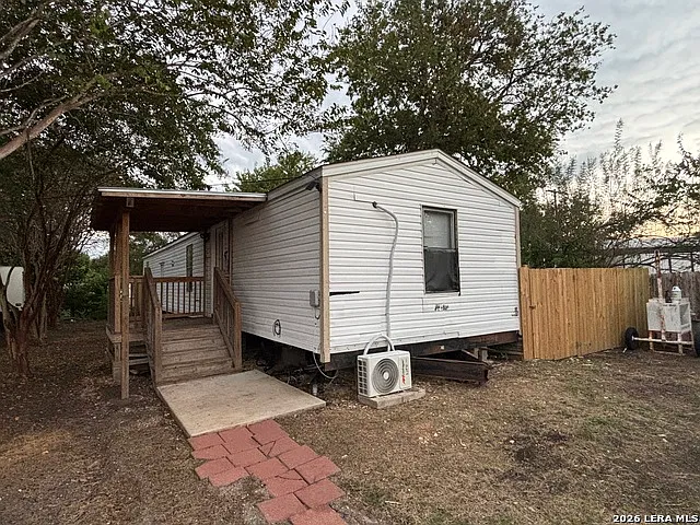 1 bed, 1.0 bath, 1569 sqft, $1,250 — Photo 2
