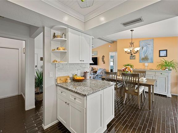 4th image of 1056 SE 20th CT