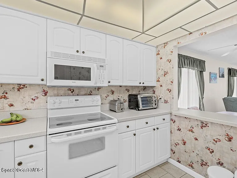 201 Saint Lucie Ln #201 — Photo 7