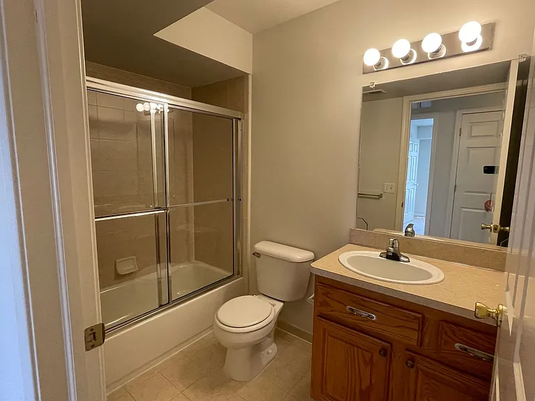 8221 N Annsbury Cir #10 — Photo 18