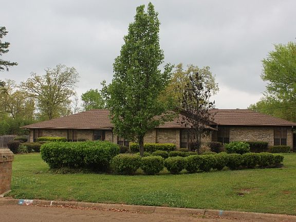 2nd image of 3323 Lockhaven Dr