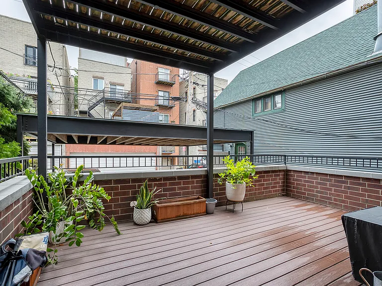 821 W Roscoe St #1 — Photo 14