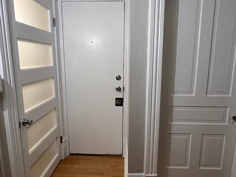 613 Hawthorne St NE — Photo 23