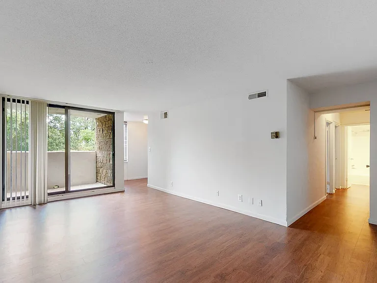 Takoma Towers — Photo 11