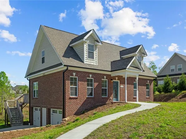 166 Lavender Ln, Winston Salem, NC 27107