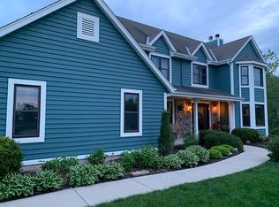 N48W16333 Lone Oak Ln, Menomonee Falls, WI 53051