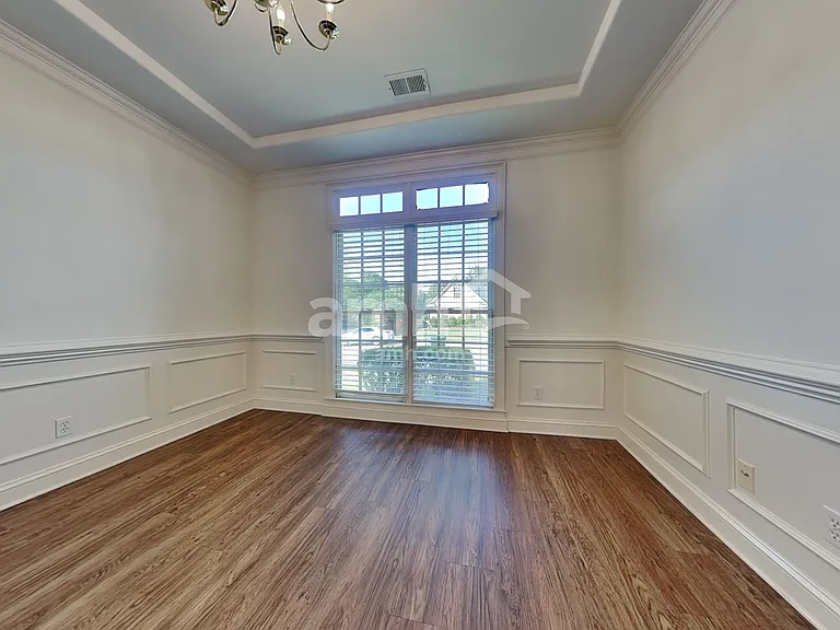 1015 Warwick Pl — Photo 17
