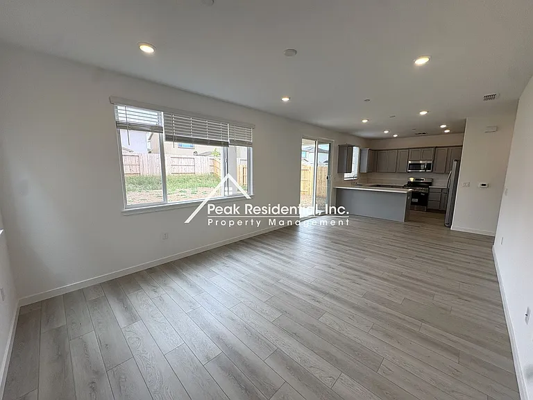 12640 Hereford Ave — Photo 7