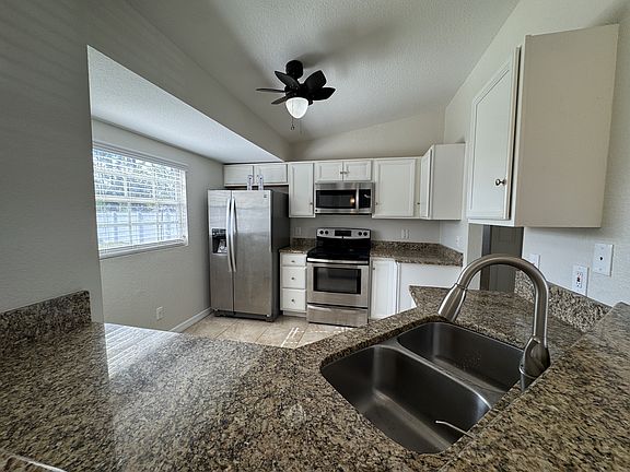 5th image of 4343 Belladonna Ave