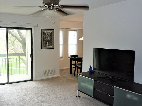 5th image of 2214 Country Club Dr APT 15