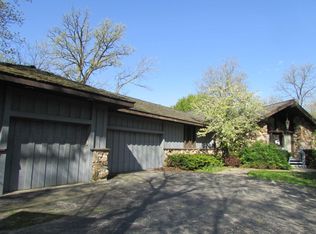 28274 N Saint Marys Rd, Libertyville, IL 60048