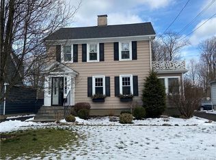 25 Lawncrest Rd, Danbury, CT 06810