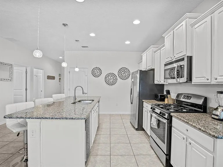 4811 Terrasonesta Dr — Photo 4