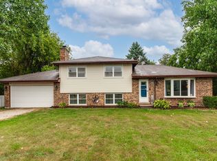4112 E Kuhn Rd, Richmond, IL 60071