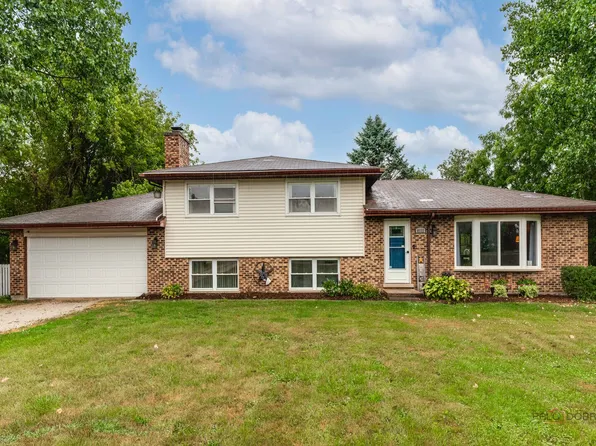 4112 E Kuhn Rd, Richmond, IL 60071