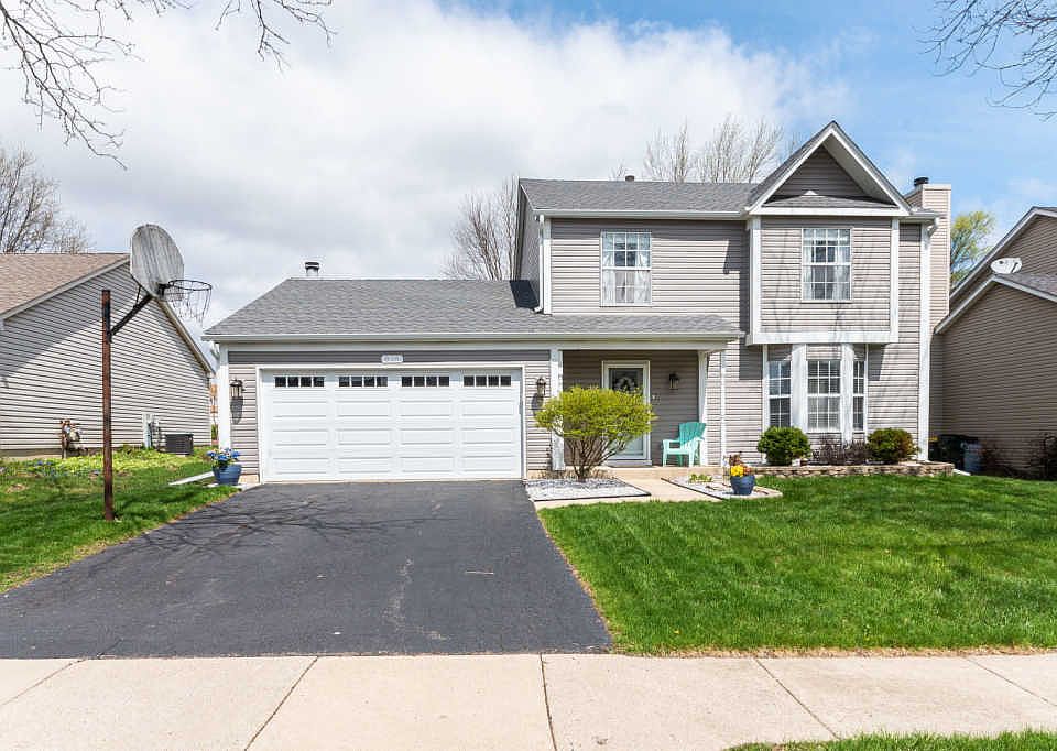 1st image of 825 Berkshire Ln