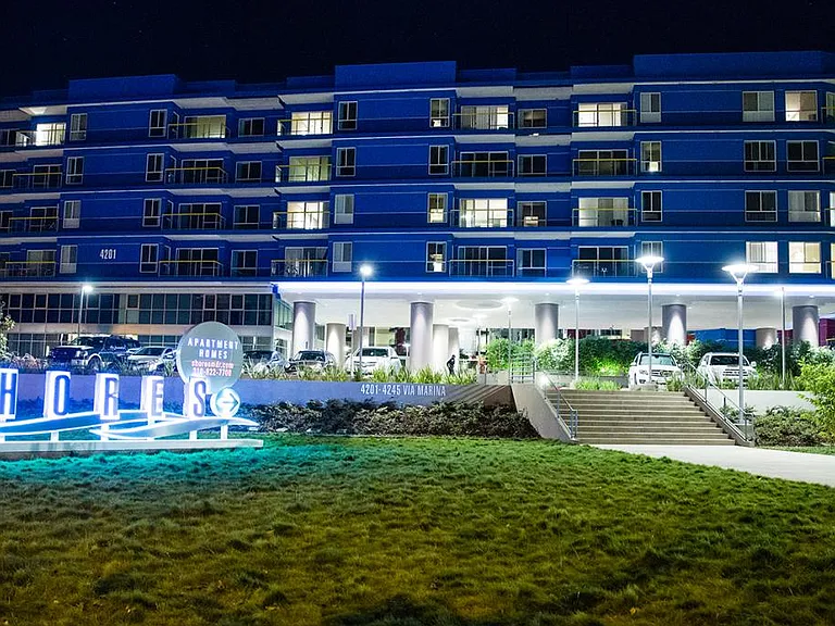 Shores Apartments