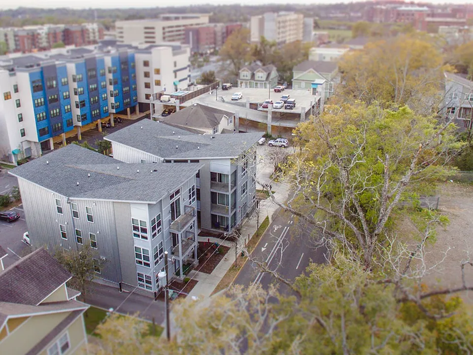 Building Photo 4