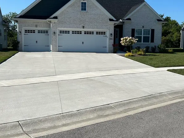 9851 Saugatuck Dr, Sylvania, OH 43560