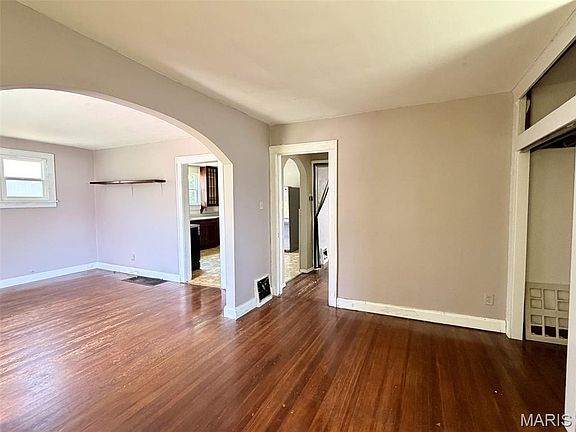 4th image of 8 Lindner Ln