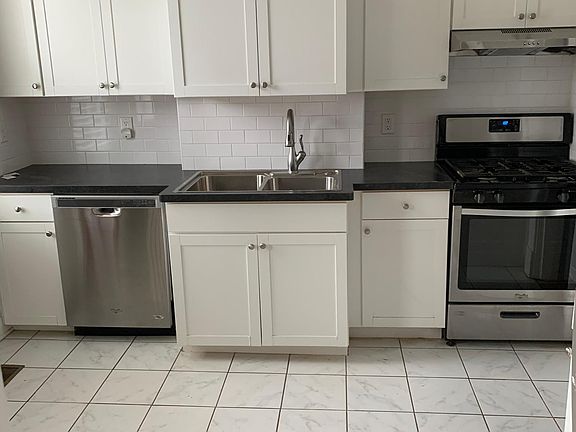 2nd image of 2008 Parkwood Ave