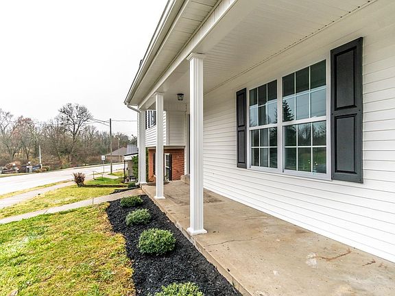 5th image of 146 Tates Creek Ave