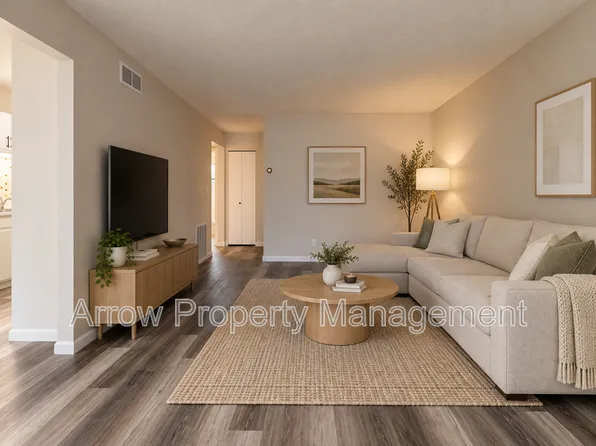823 N 6th St #305, Beatrice, NE 68310