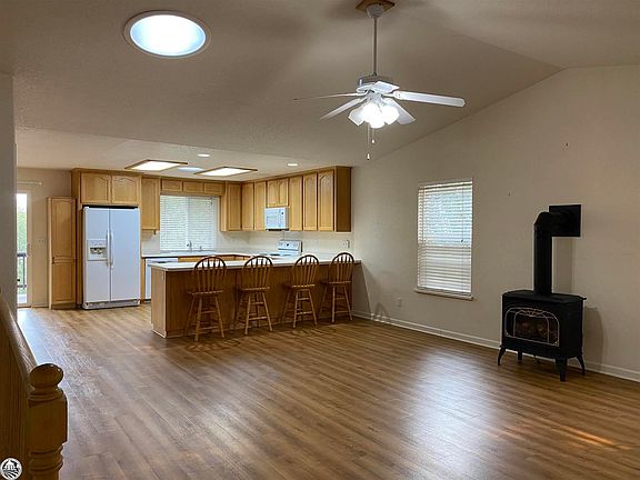 3rd image of 121 Arbona Cir S