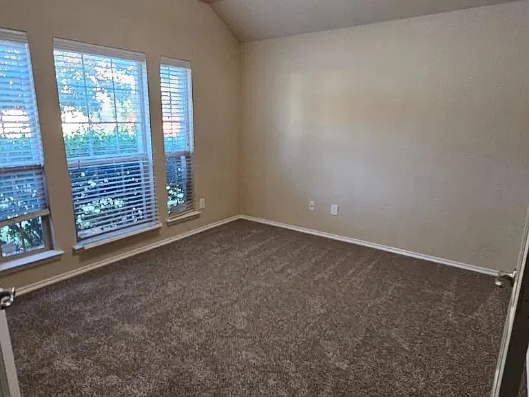 3 bed, 1873 sqft, $3,150 — Photo 3