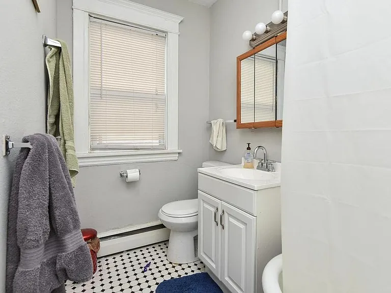 1226 Adams St NE — Photo 7