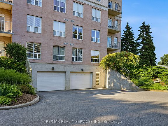 3rd image of 350 Wellington St #212