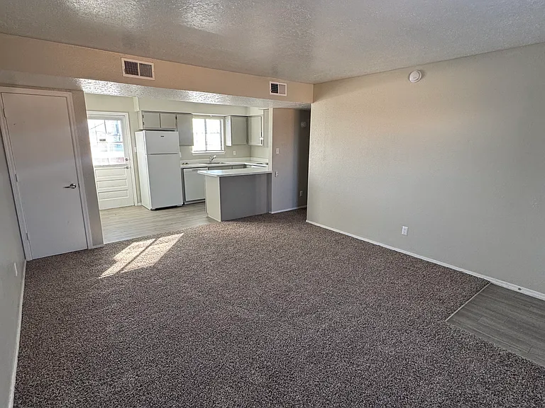 403 Aztec Rd NW #3AR — Photo 4