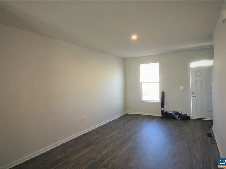 2087 Elm Tree Ct — Photo 6