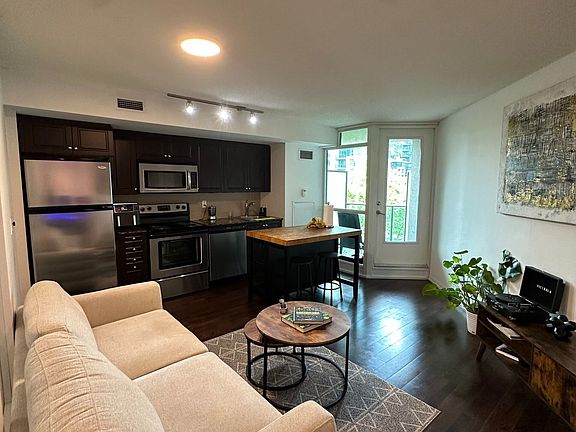 2nd image of 209 Fort York Blvd #457
