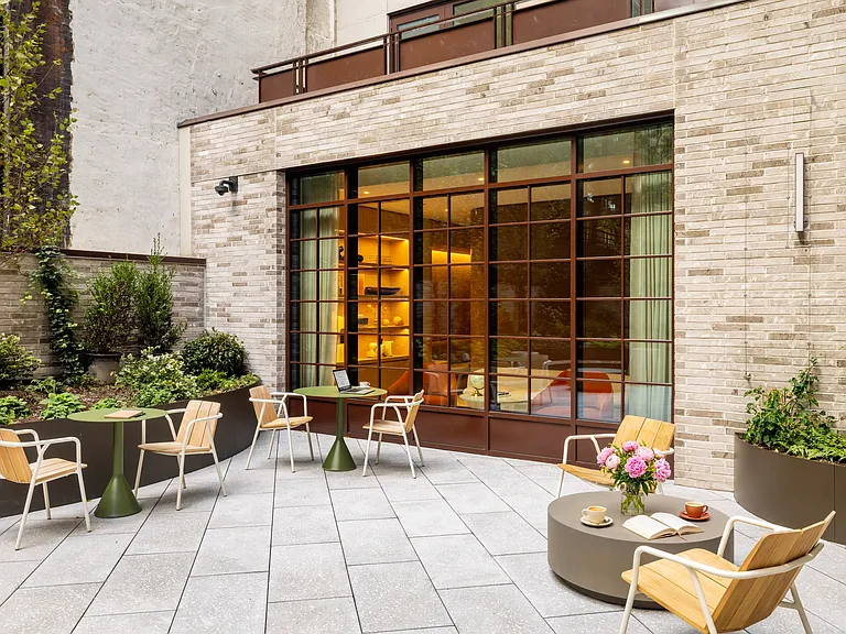 300 E 50th St #18B — Photo 22