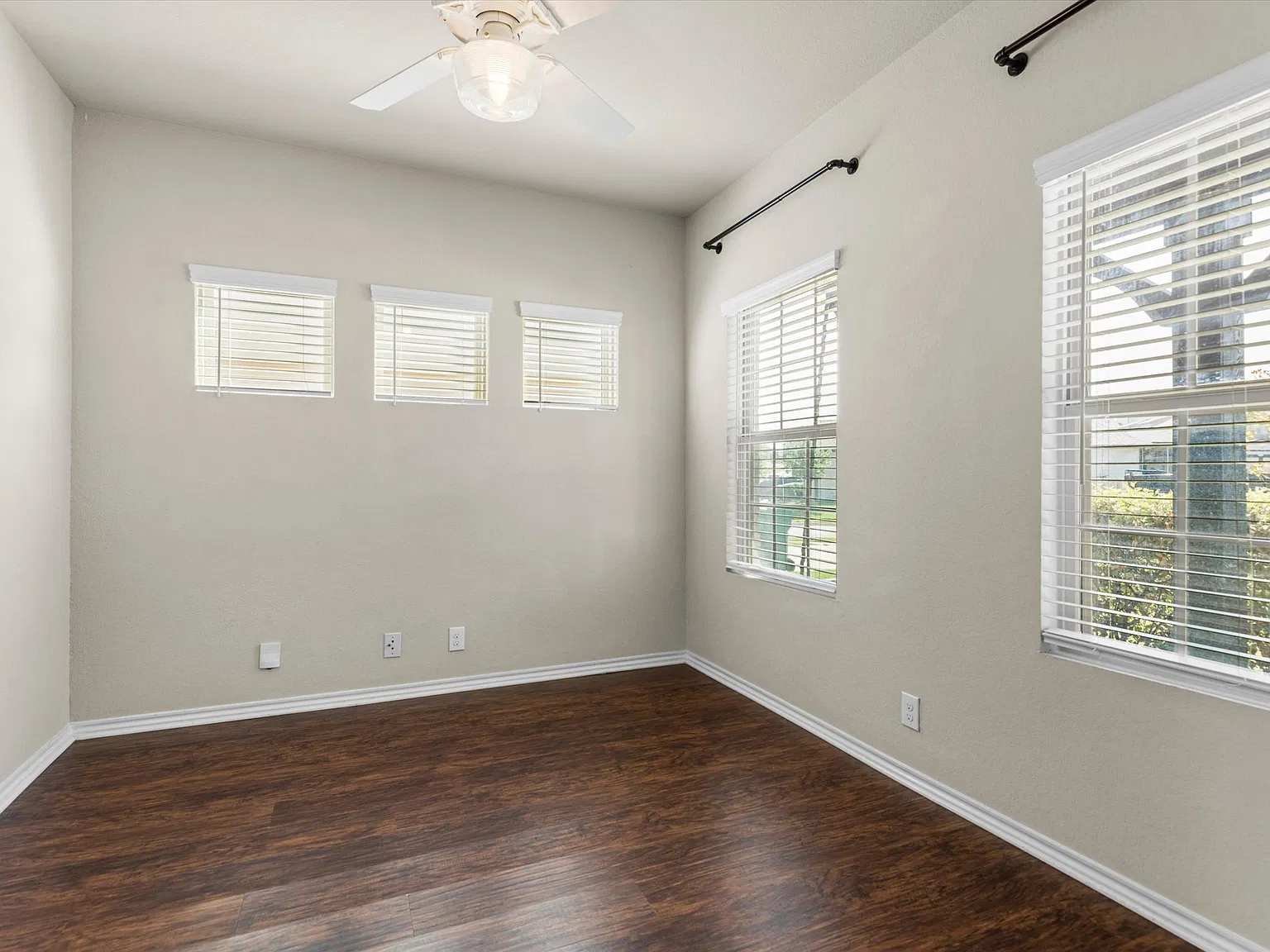 4 bed, 3.5 bath, 2530 sqft, $2,600 — Photo 4