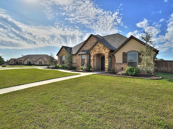 3rd image of 12425 SW Pecan Lakes Cir