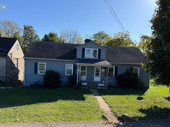 227 W Maple Ave, Lancaster, KY 40444