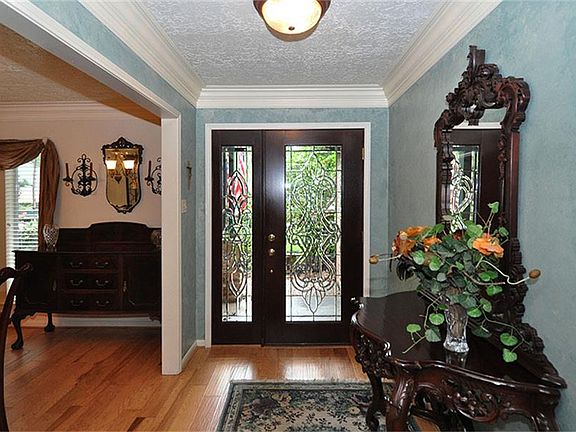 3rd image of 2014 Spruce Grove Dr