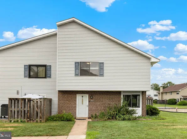 9012 Sandalwood Dr #D, Manassas, VA 20110