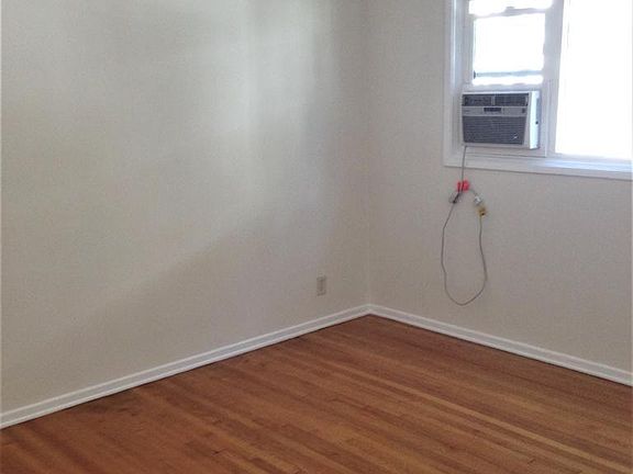 4th image of 1225 S Bedford St #7
