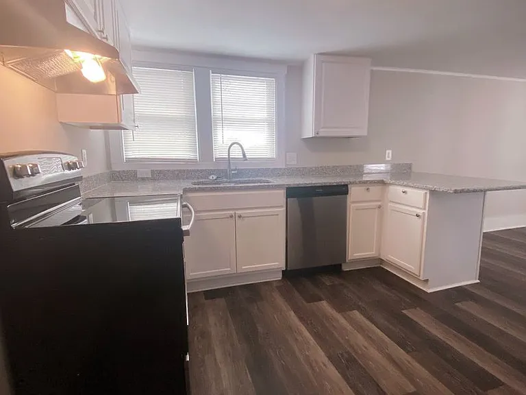 2113 Angier Ave — Photo 4
