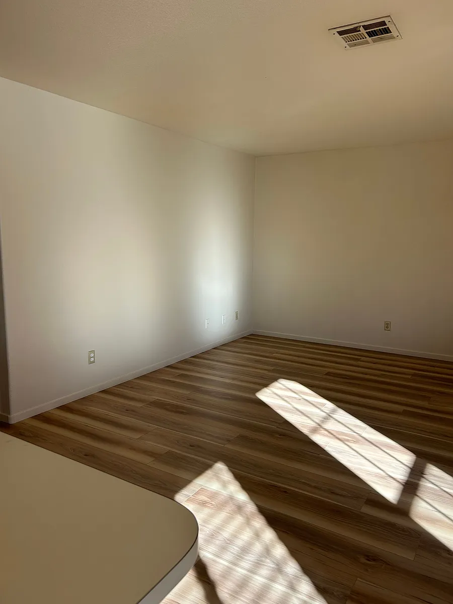 Building Photo - 902 Mesquite Springs Dr #101